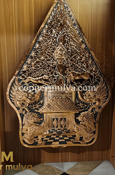 Gunungan Wayang Tembaga Atau Kayon