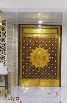 Replika Pintu Masjid Nabawi dari kuningan Tembaga