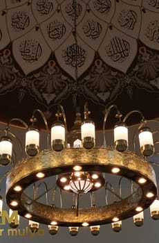 Lampu Gantung Masjid Nabawi Kuningan Kualitas Terbaik