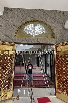 Pintu Nabawi Kuningan dari Pengrajin TembagaKuningan Terbaik