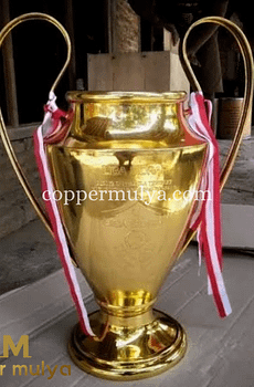 Piala Tembaga Kuningan - Trofi Tembaga