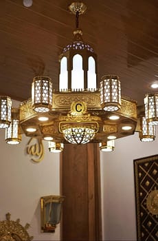 Lampu gantung masjid nabawi kuningan