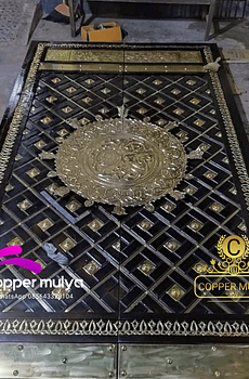 Replika pintu masjid nabawi madinah