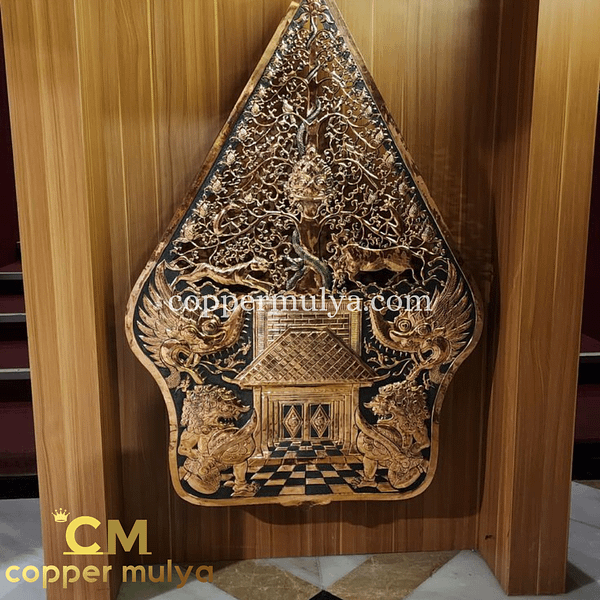 Gunungan Wayang Tembaga Atau Kayon
