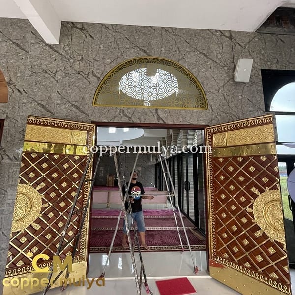 Pintu Nabawi Kuningan dari Pengrajin TembagaKuningan Terbaik
