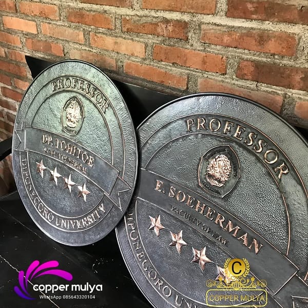 Papan Nama Tembaga